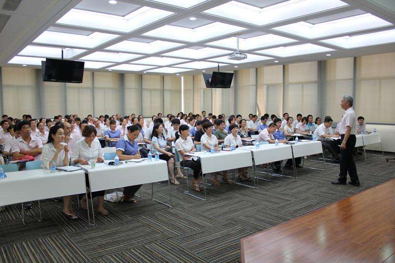 重庆工商大学会计学院校友分会第三届理事会议成功举办