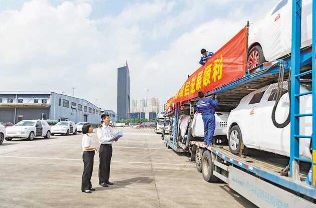 内陆首批进口保税大贸整车运抵西永综保区
