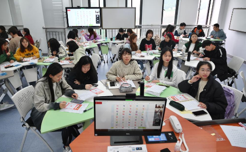 “体验中泰·大开眼界” ---重庆工商大学成功举办中泰线上人文交流活动